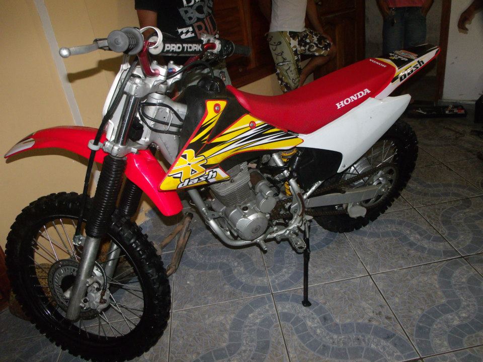 Vendo moto trilha CRF 230