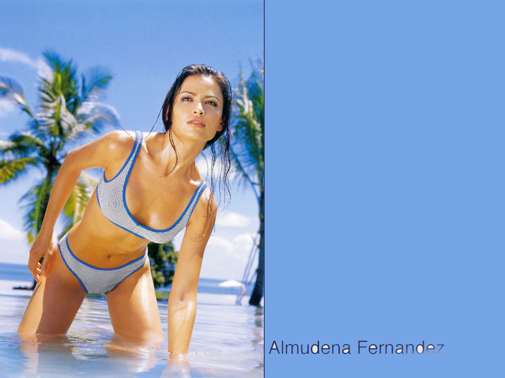 ... Babes : Hot Almudena Fernandez Wallpapers - Latest Blogger Templates