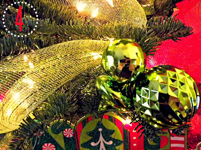 Themed christmas trees holiday tree livened interior wine captures celebrations look The Grande Design: 5 Easy Steps to a FABULOUS Christmas Tree