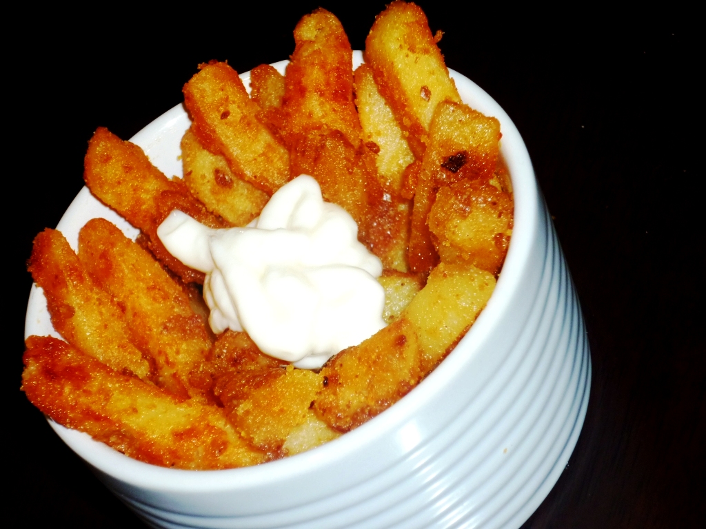 Quick Easy Recipes To Try at Home Spiced Finger Chips with Garlic Mayo