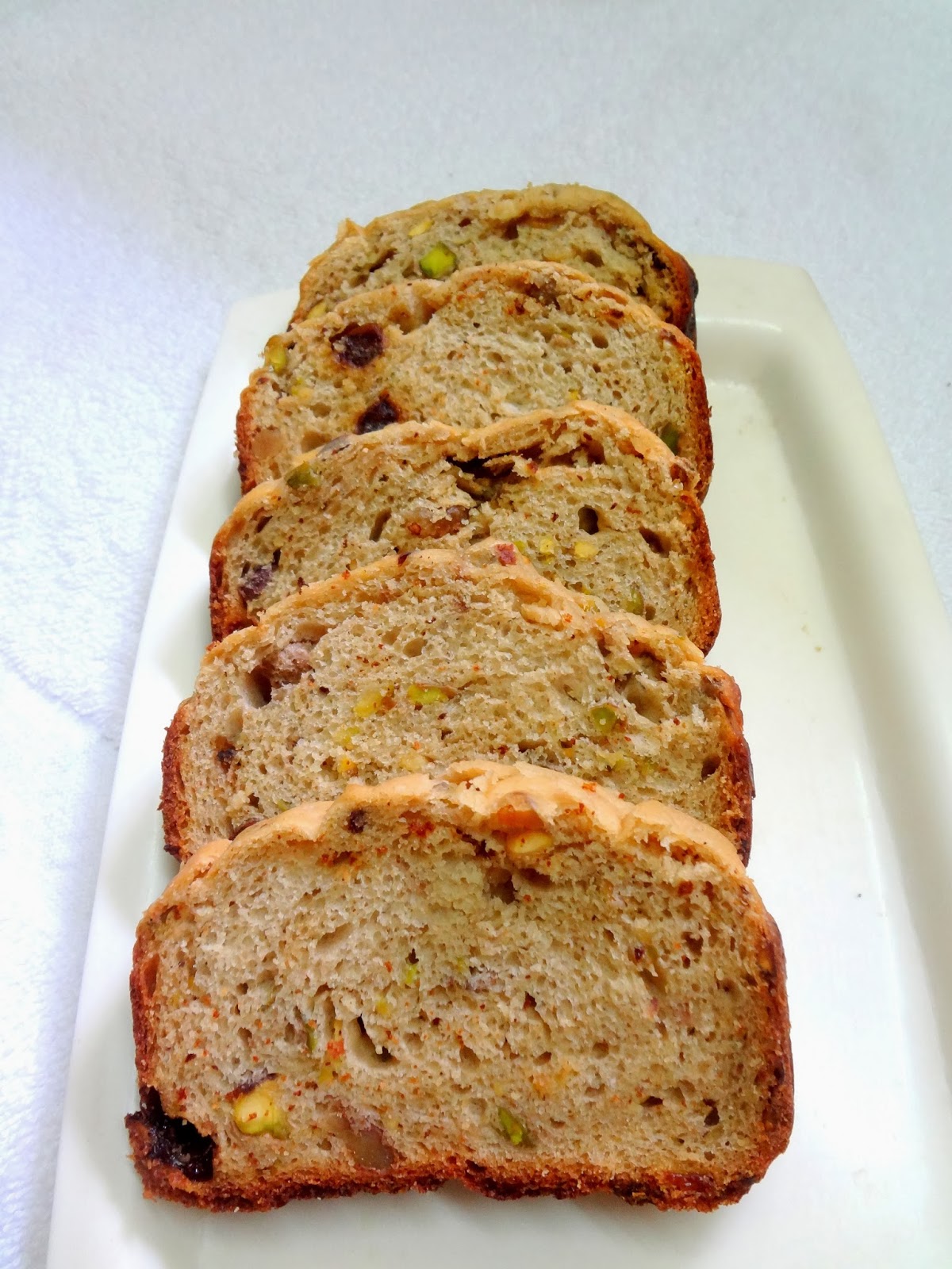 Whole wheat Fruit and nut bread