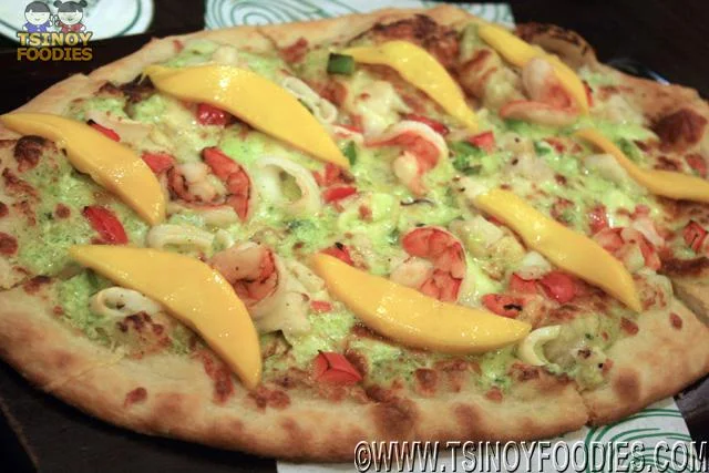 seafood mango pizza