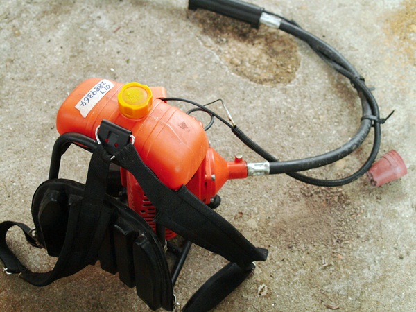 Mesin Rumput Elektrik
