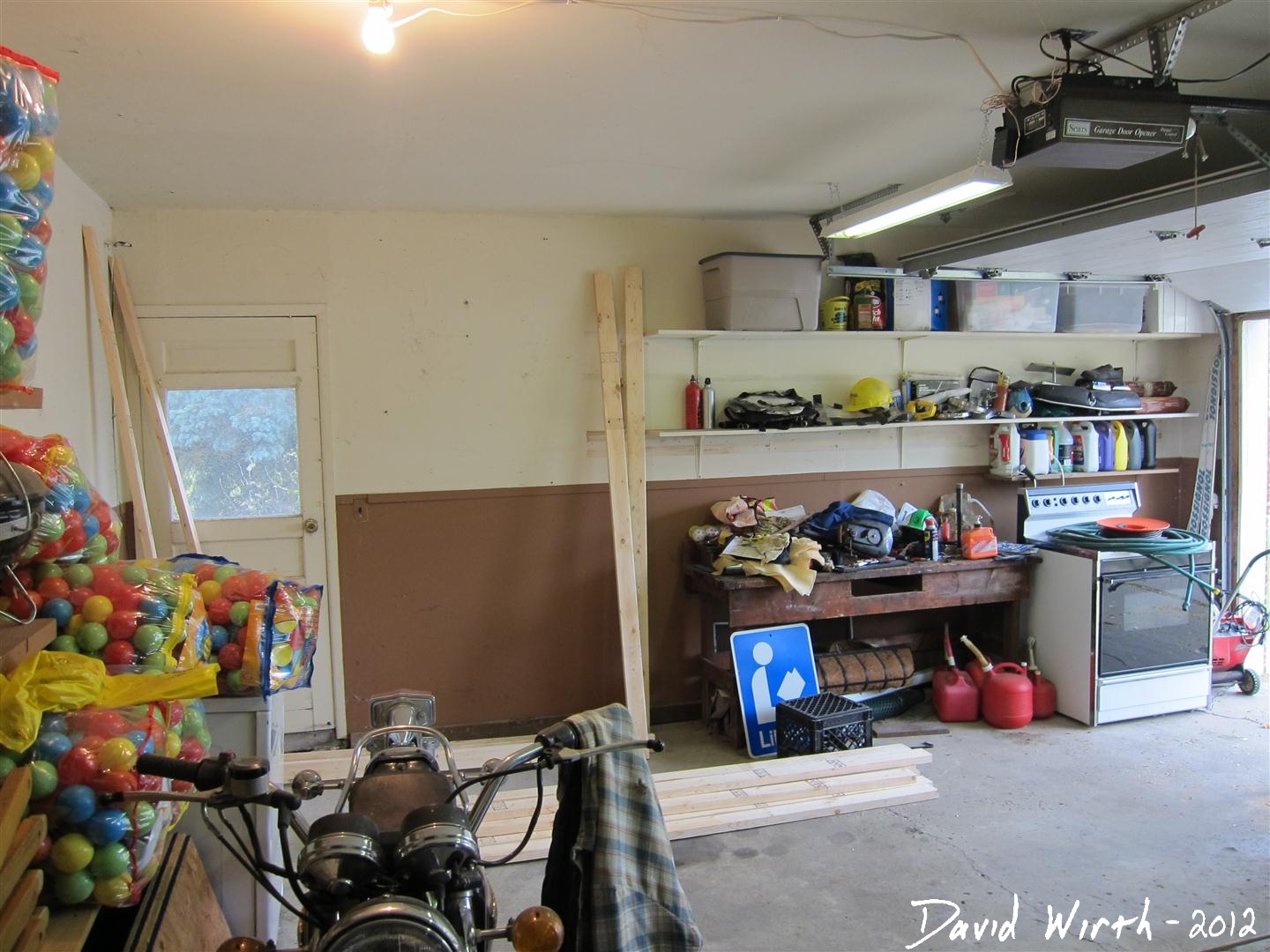 How to build a shelf for the garage