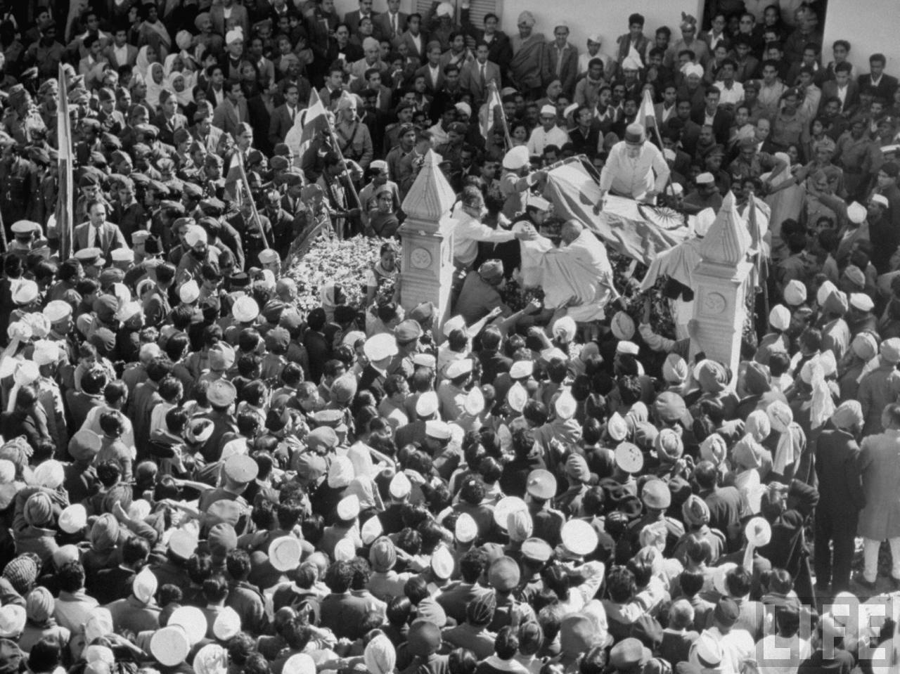 Rare Photos Of Mahatma Gandhi Funeral MERE PIX