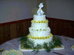 Daisy Wedding Cake