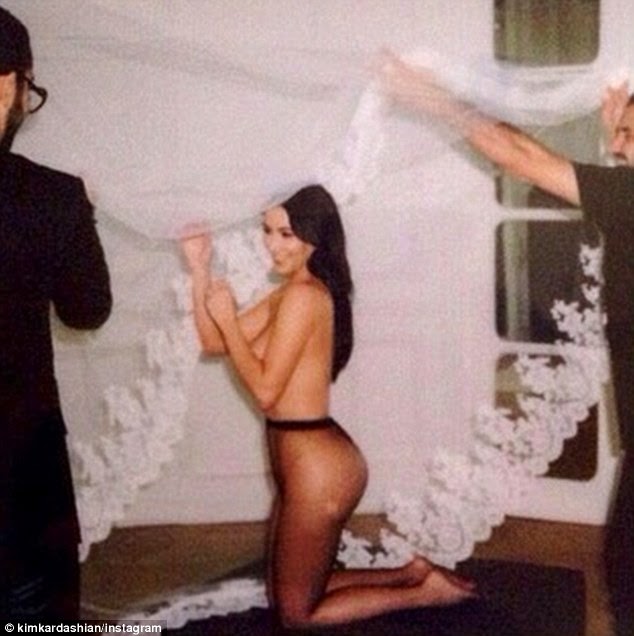 Kim Kardashian topless pictures