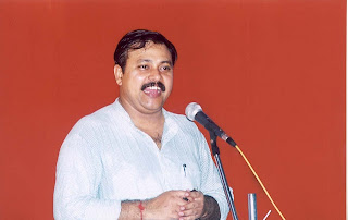 Rajiv Dixit ji giving lecture