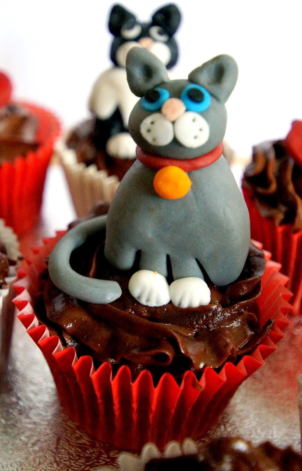 Inspired!: FONDANT CAT TOPPERS