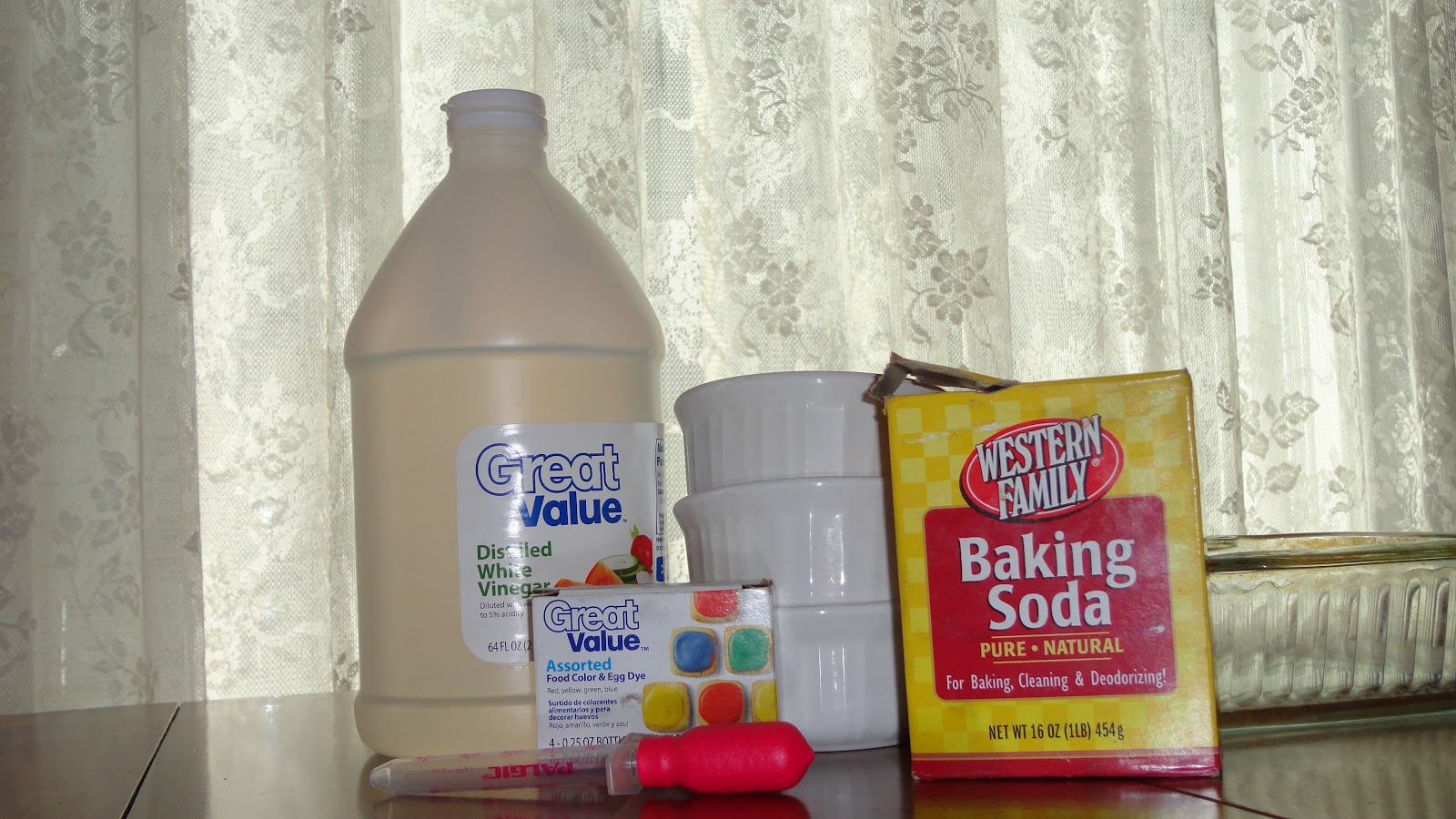 PurdyNeat Vinegar + Color + Baking Soda = Fizzy Fun