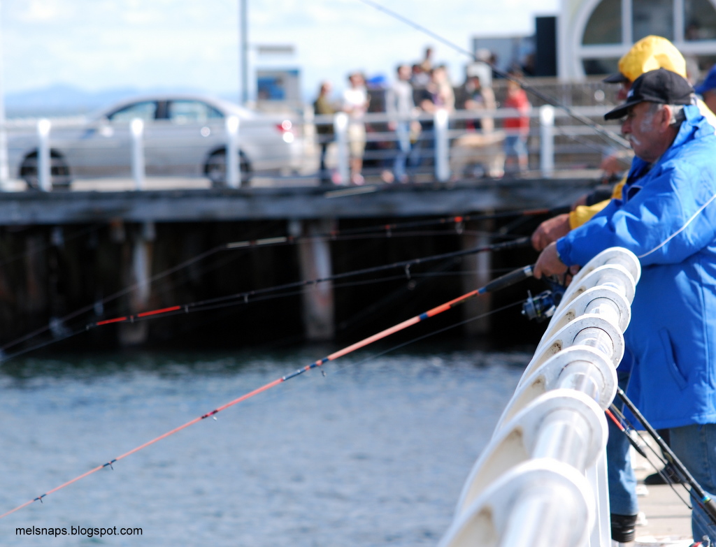 MELBOURNE.SNAPS: Fishing on St Kilda Pier