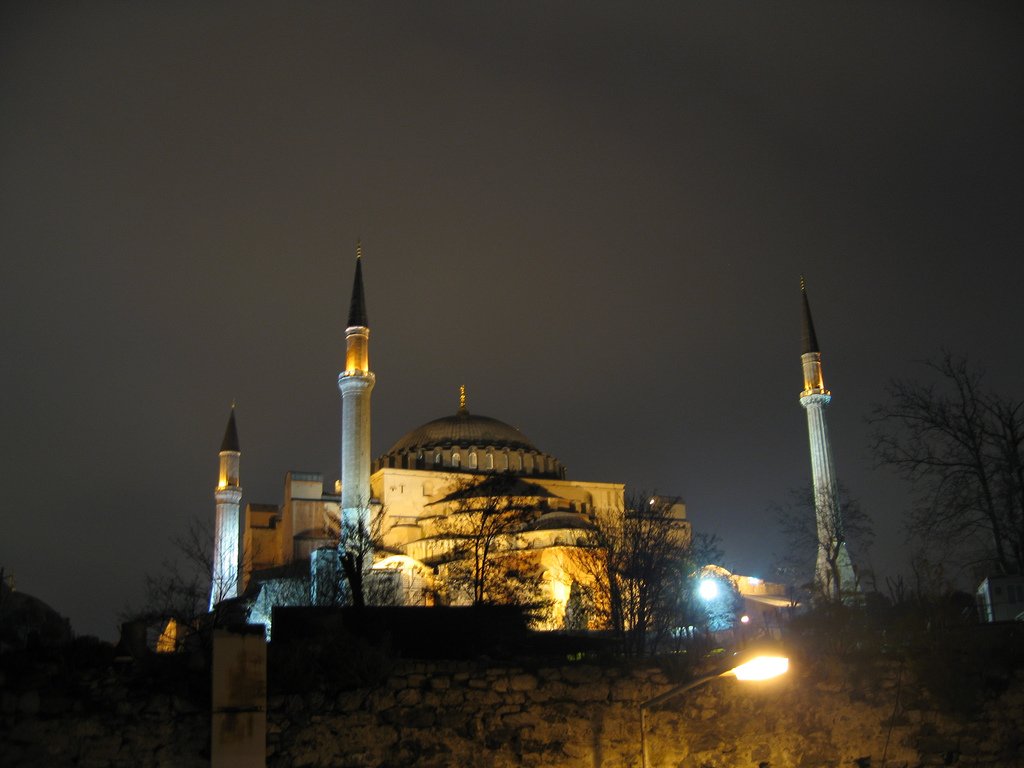 http://2.bp.blogspot.com/-uJ32qCaZQI8/TV2o_F9GqqI/AAAAAAAAA80/G78AqkMy1Jk/s1600/Istanbul-Wallpaper_18220111.jpg