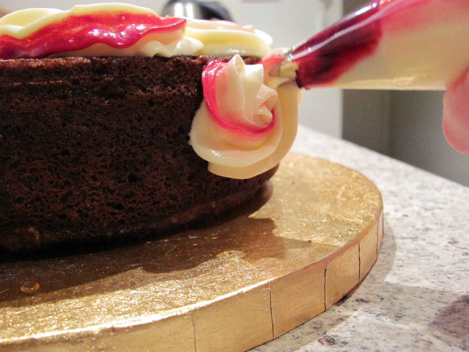 Mrs Cake How to Pipe Icing Roses