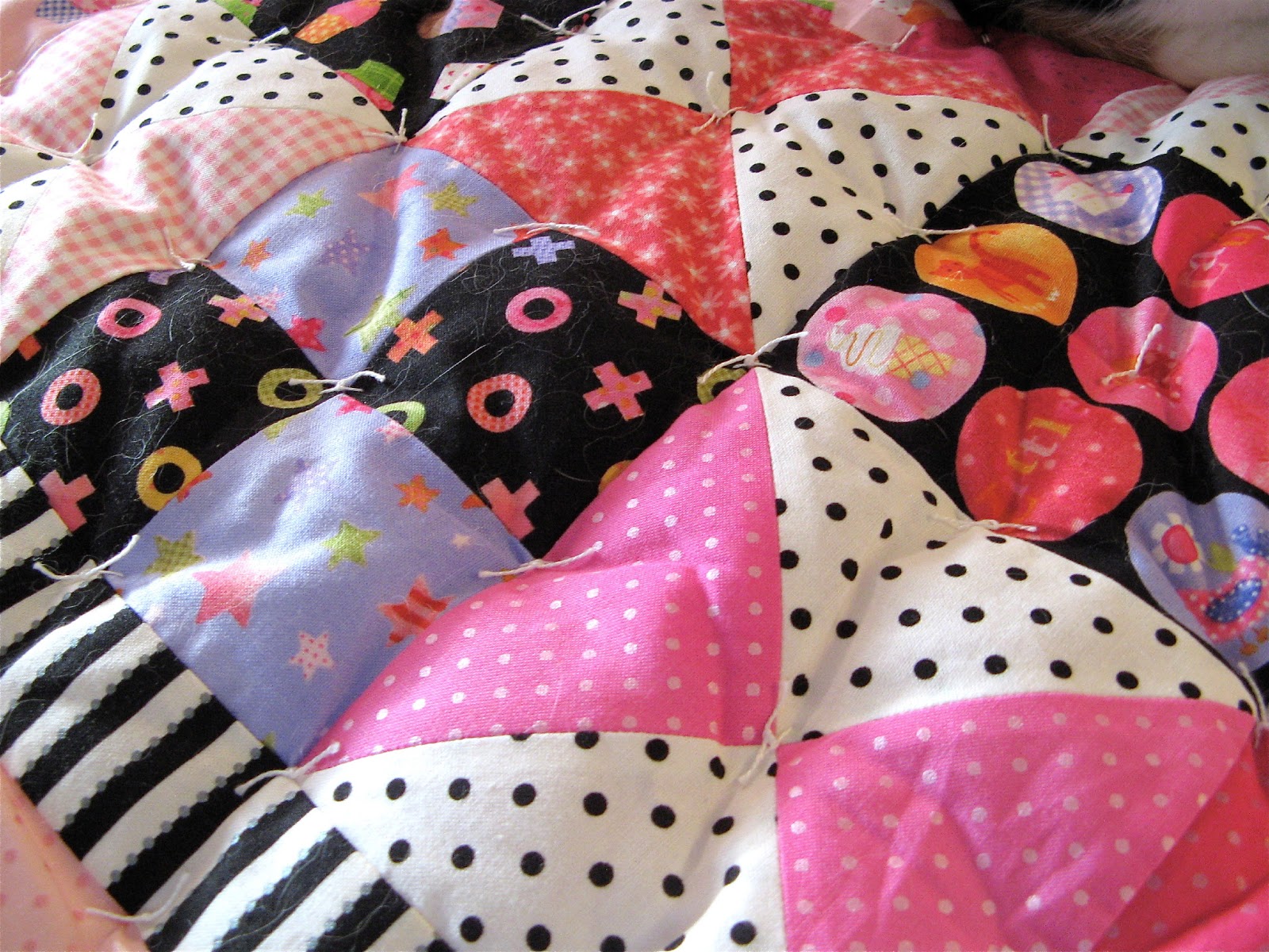 Sew Fabulous Quilt Shop Tutorial How To Hand Tie A Quilt