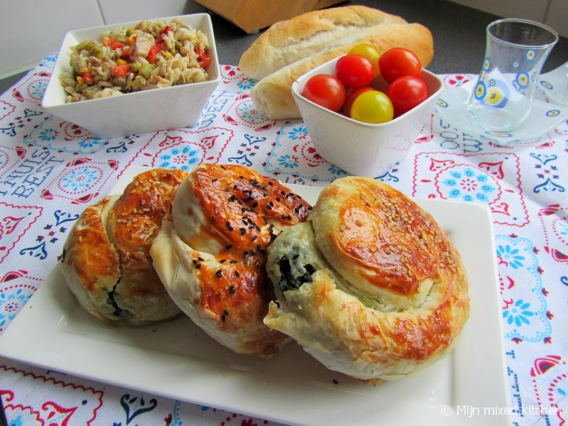 Mijn mixed kitchen Ispanaklı kol böreği (opgerolde börek met spinazie