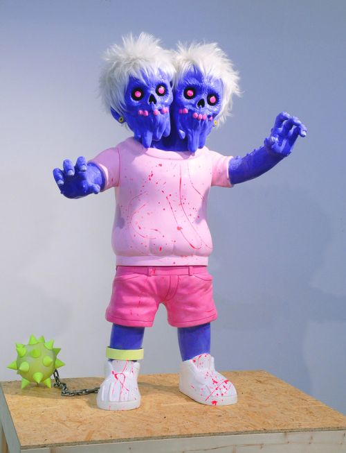 Takahiro Komuro sculptures bizarre colored monsters sweet Two-headed zombie Takahiro Komuro sculptures bizarre colored monsters sweet Two-headed zombie