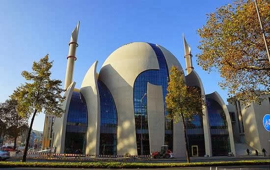 Great-Turkish-Mosque-Cologne-Germany-03.jpg