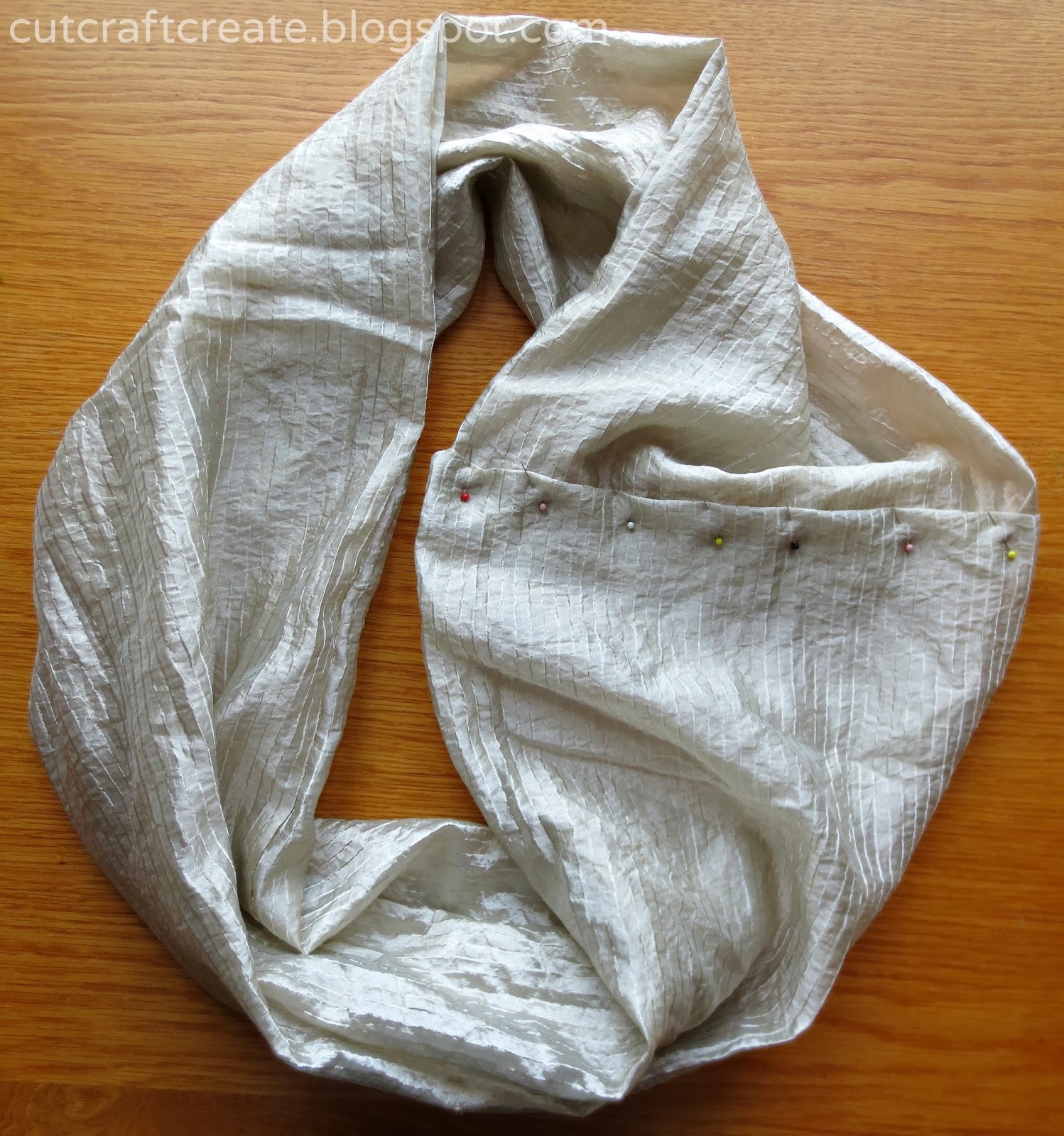 Cut, Craft, Create DIY Infinity Scarf {in under 10 minutes!}