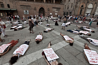 [femminicidio bologna - manifestazione in piazza]