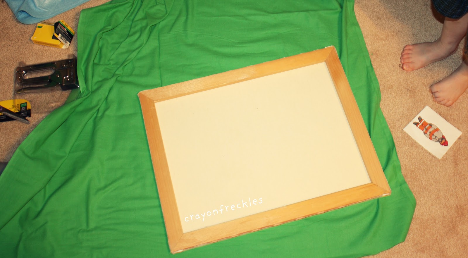 Crayon Freckles diy flannel board