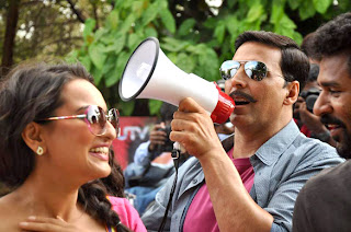  'Rowdy Rathore's Promotional rickshaw race