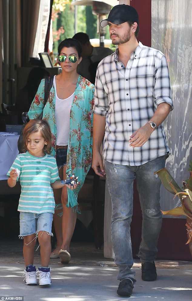 Celeb Diary: Kourtney Kardashian @ Tosconova restaurant in Calabasas