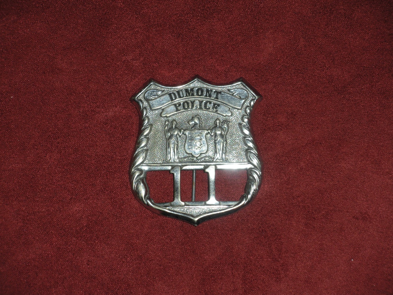 BADGE COLLECTOR MUNICIPALS "D" IS FOR DUMONT