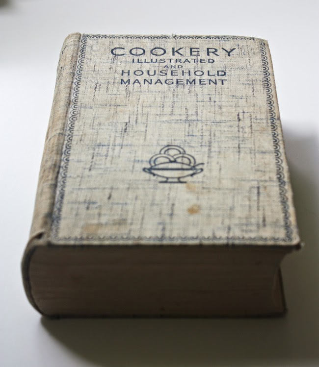 MARTHA MOMENTS Book of the Month Cookery Illustrated (1936)
