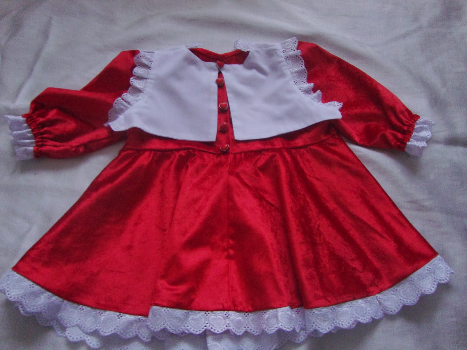 Melike�nin El Sanatları Kırmızı bebek elbisesi