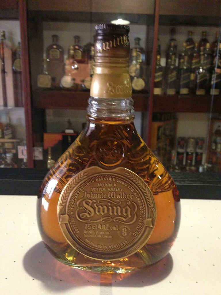 Johnnie Walker Bottles History And Evolution Old Swing
