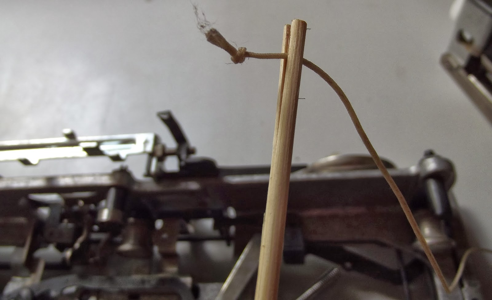 oz.Typewriter Reattaching the Drawband to the Mainspring on a Portable