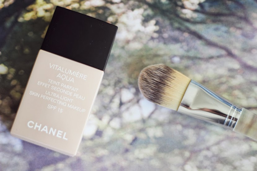 CHANEL VITALUMIERE AQUA FOUNDATION  Dry Skin Review & 10 Hour Wear Test 