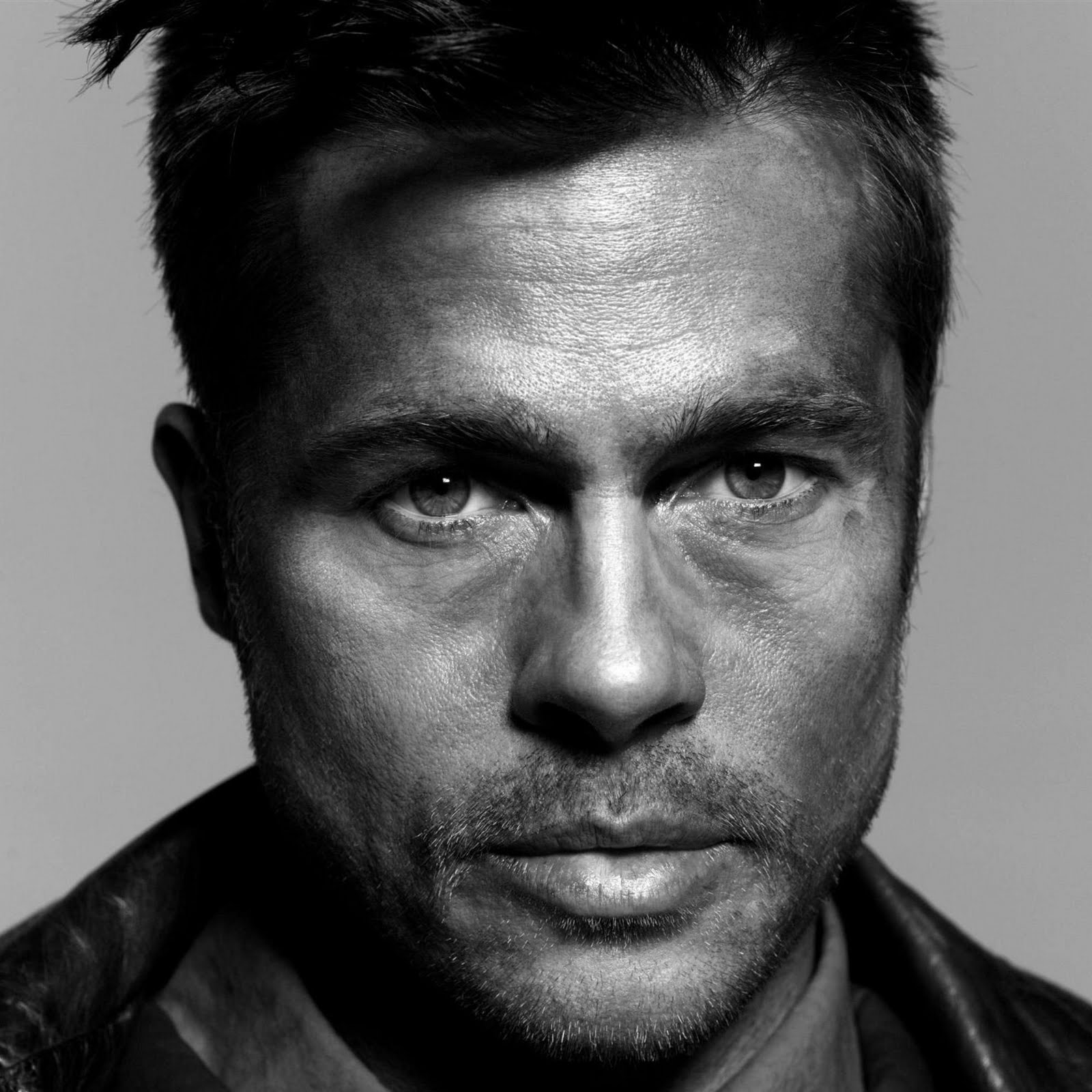 http://2.bp.blogspot.com/-uTbQWgHnIKI/TbsnyZIHSMI/AAAAAAAABx8/kn9St_ANptE/s1600/Brad-brad-pitt.jpg