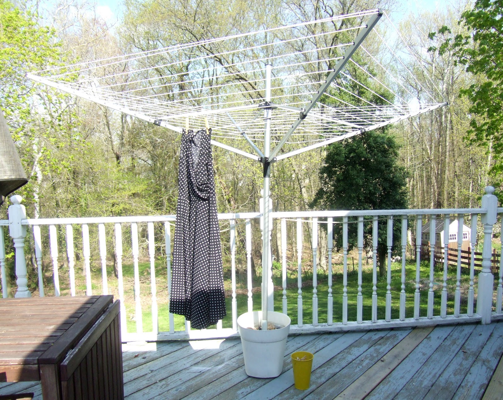 Clothesline stand from an old pot Little Victorian