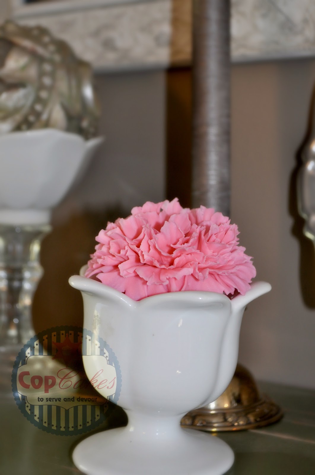 Copcakes Simple Fondant Carnation Tutorial