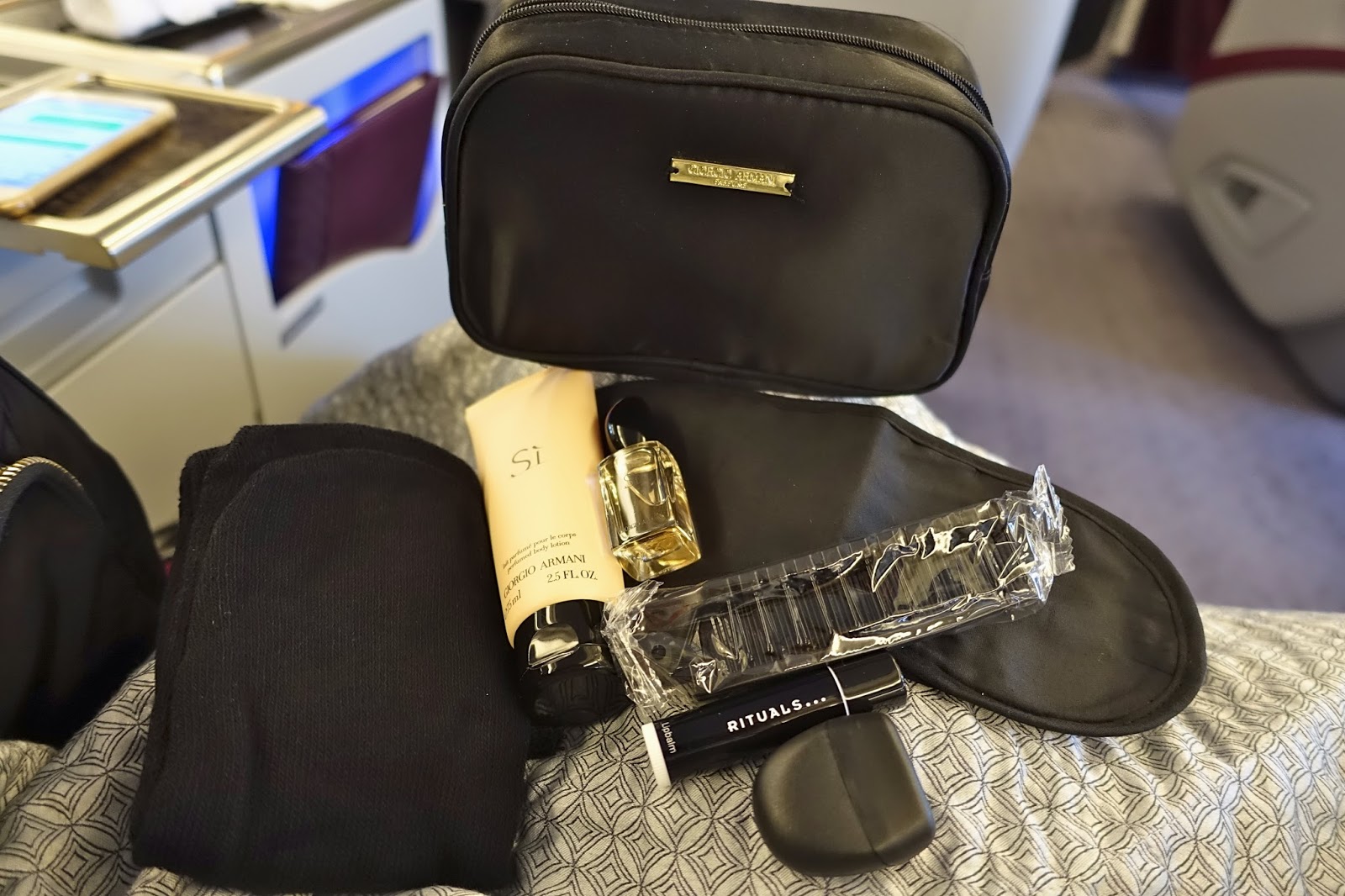 jin loves to eat Qatar Airways ManilaDohaMadrid ♥ ♥ ♥ ♥