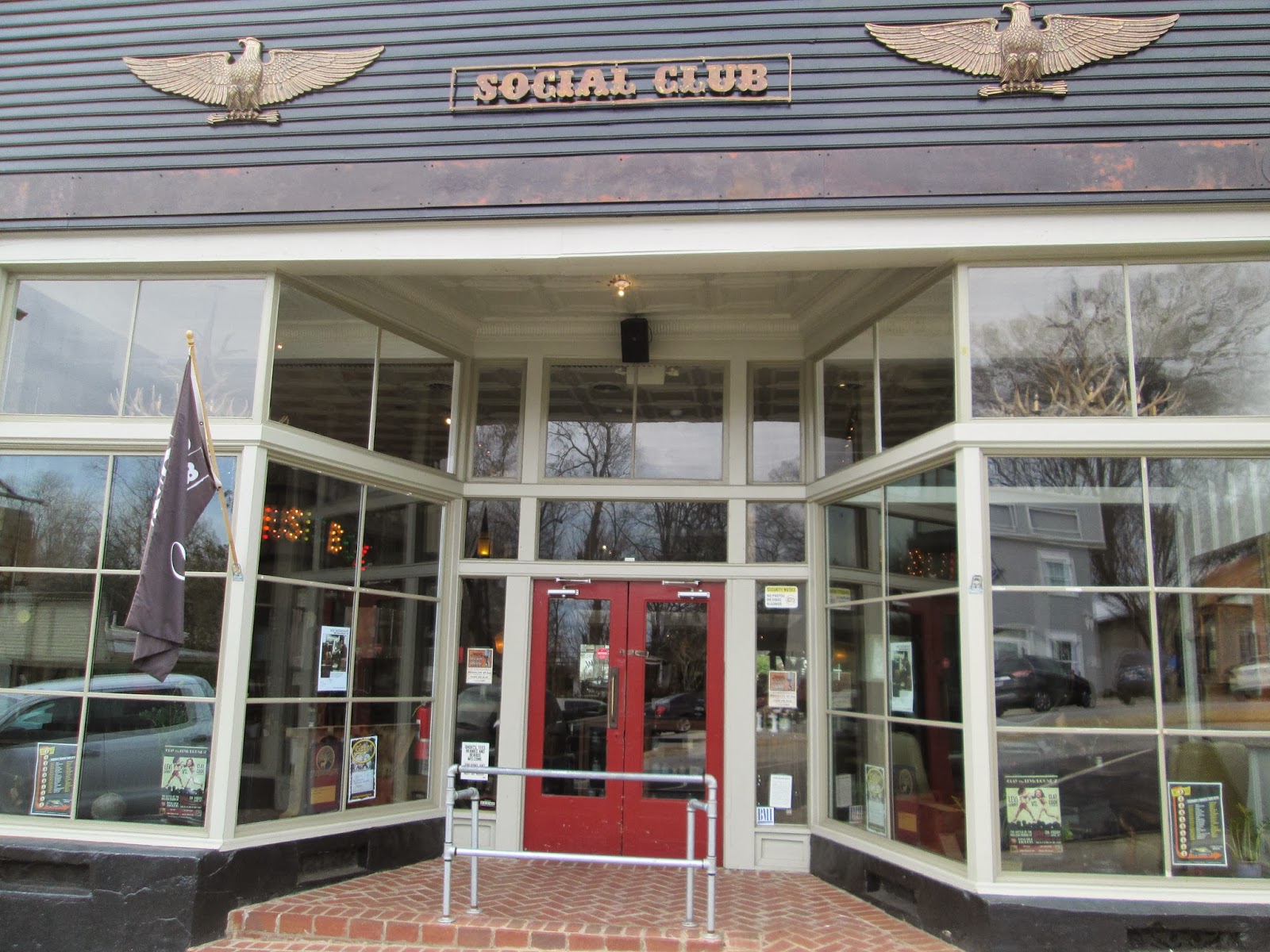 Chic Home Mom Senioa where the Walking Dead is filmed