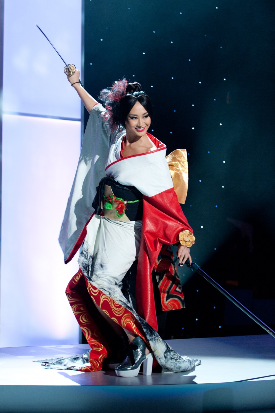 2008 | MU | Japan | Hiroko Mima - Page 3 Miss+Universe+Japan+2011+National+Costume