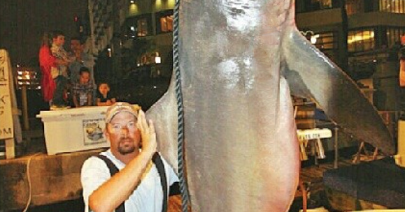 Eric Finchers 89-pound blue catfish, caught Nov. 25, 2006 