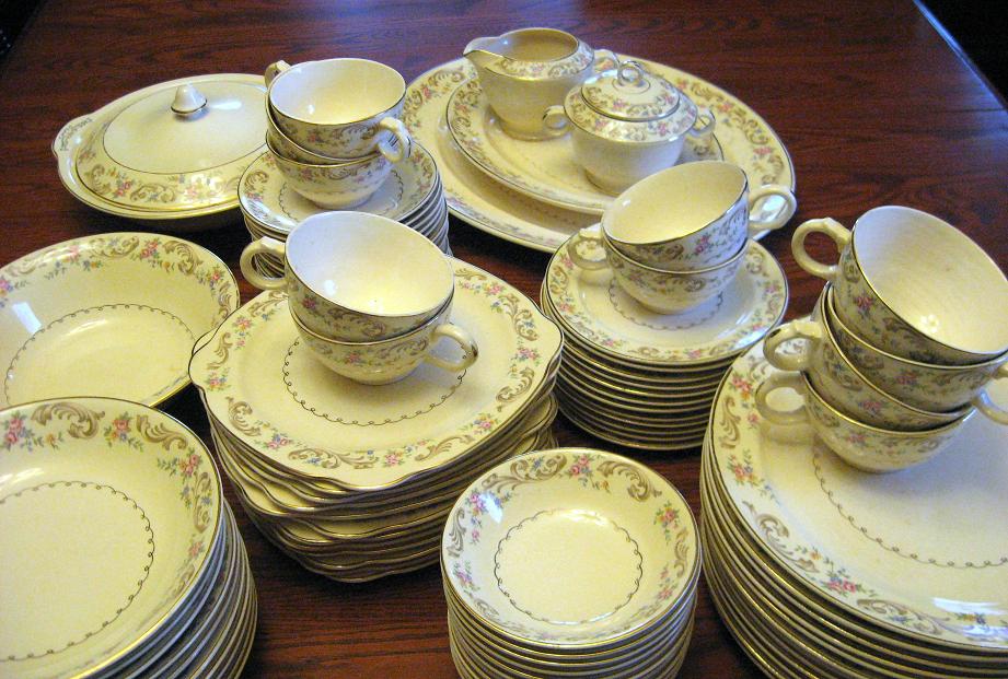Willow Homestead Vintage Dinnerware