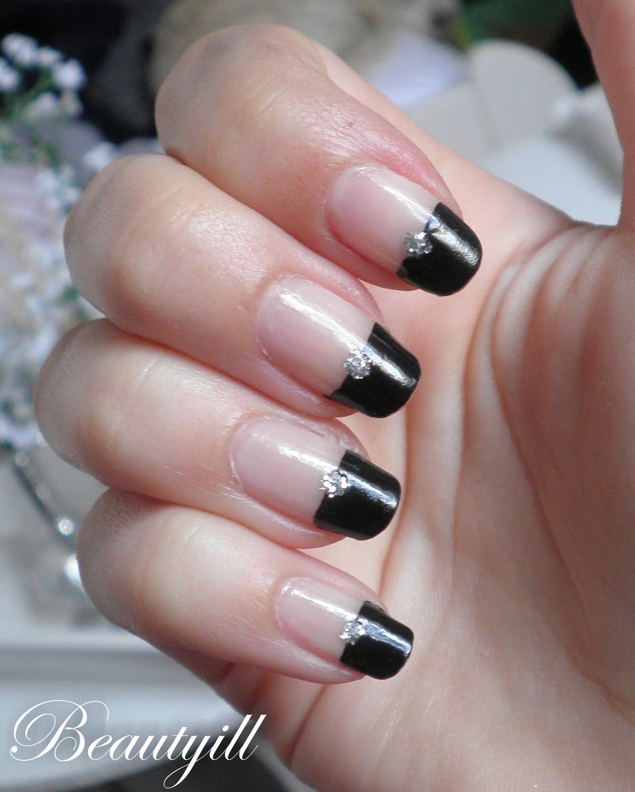 NOTD; Black french manicure Beautyill