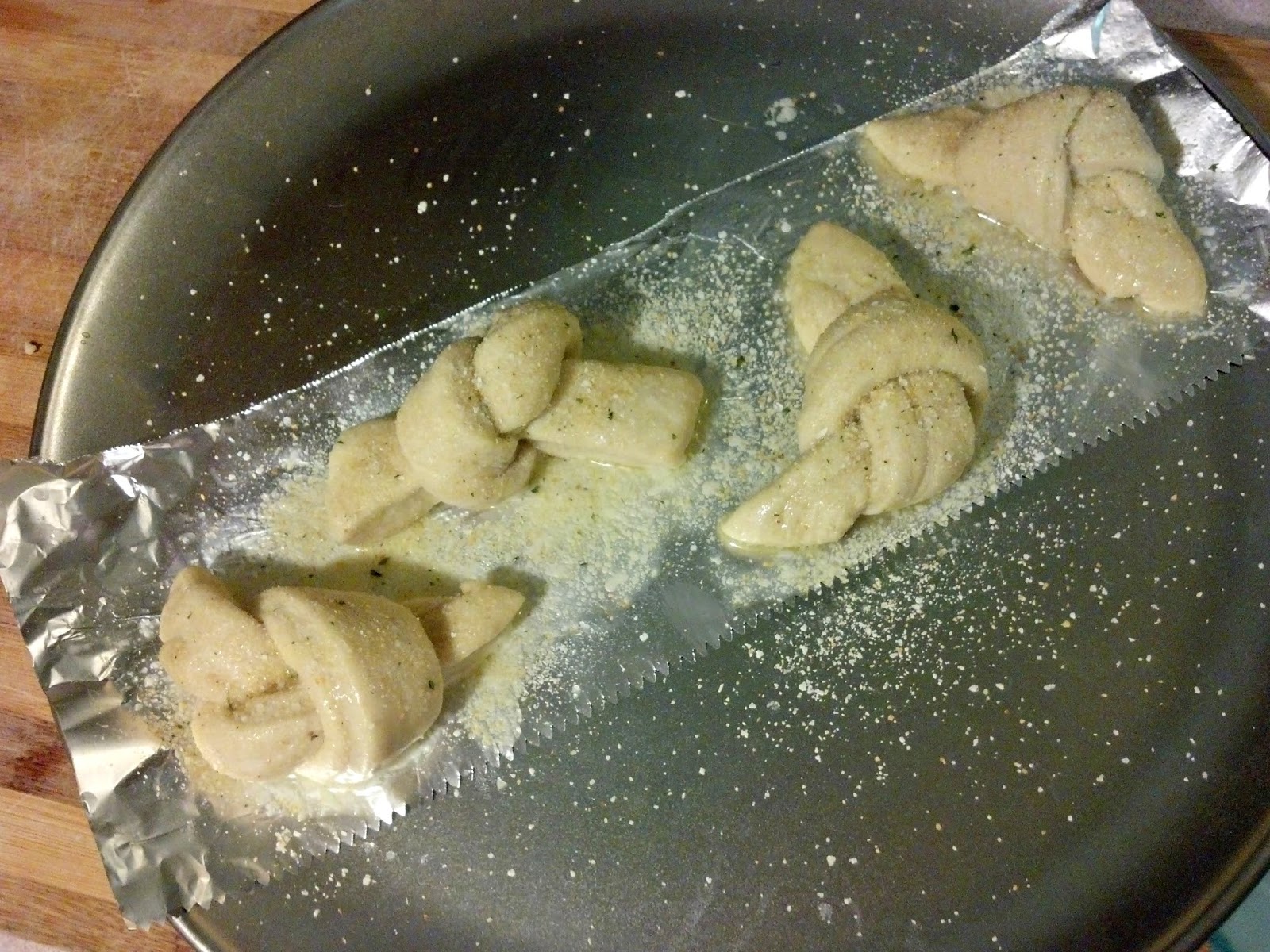 Diary of a Foodie Mama Garlic Knots