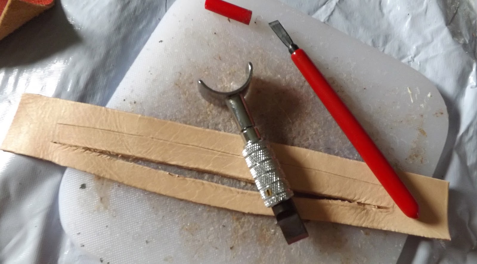 Joy 2 Sew How to make a leather bracelets.....