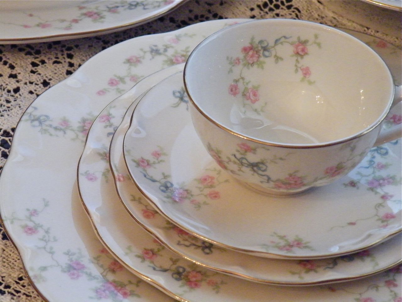 My Place to Yours SHOPPING Theodore Haviland "Rosanne" China 52 pieces