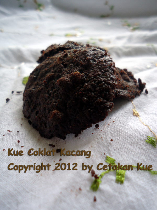 Kue Coklat Kacang