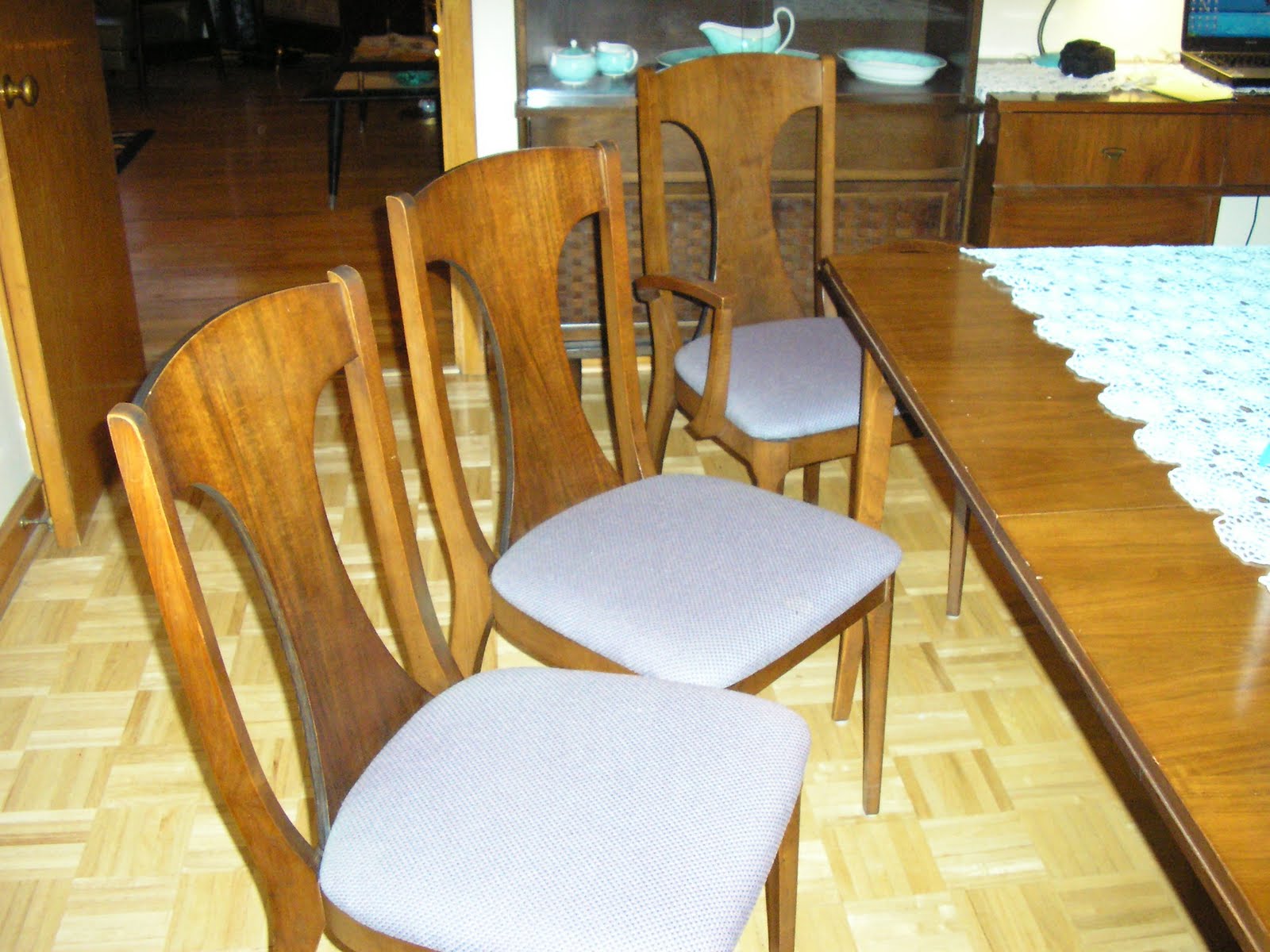 mod about you Mid Century Dining Room Set 6 Chairs 3 Leaves 250 SOLD