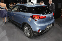 2015-HyundaiI20Active-04.JPG