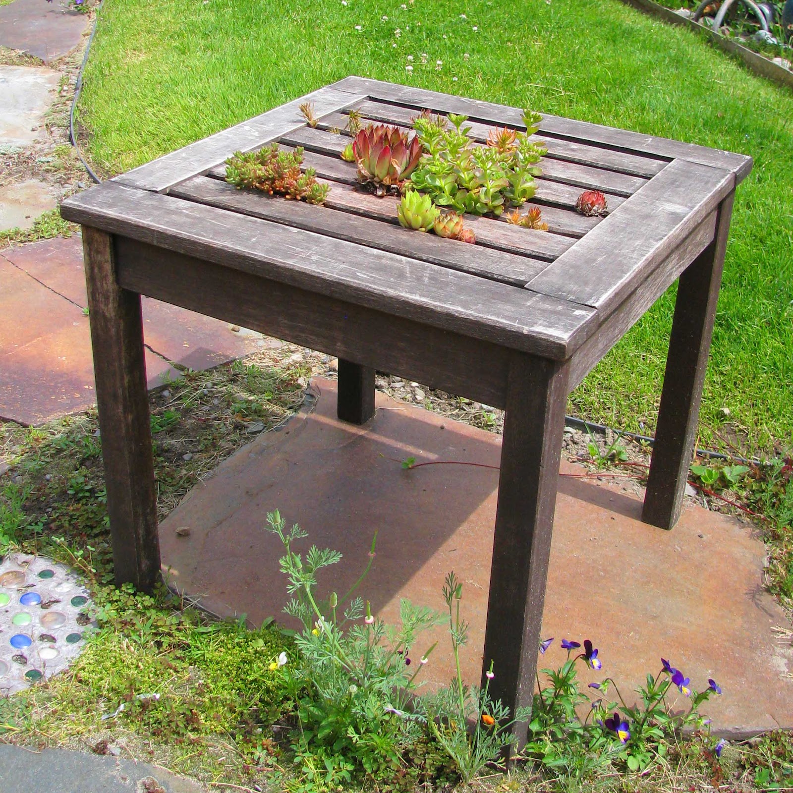 rachel s. neal More DoItYourself Garden Art