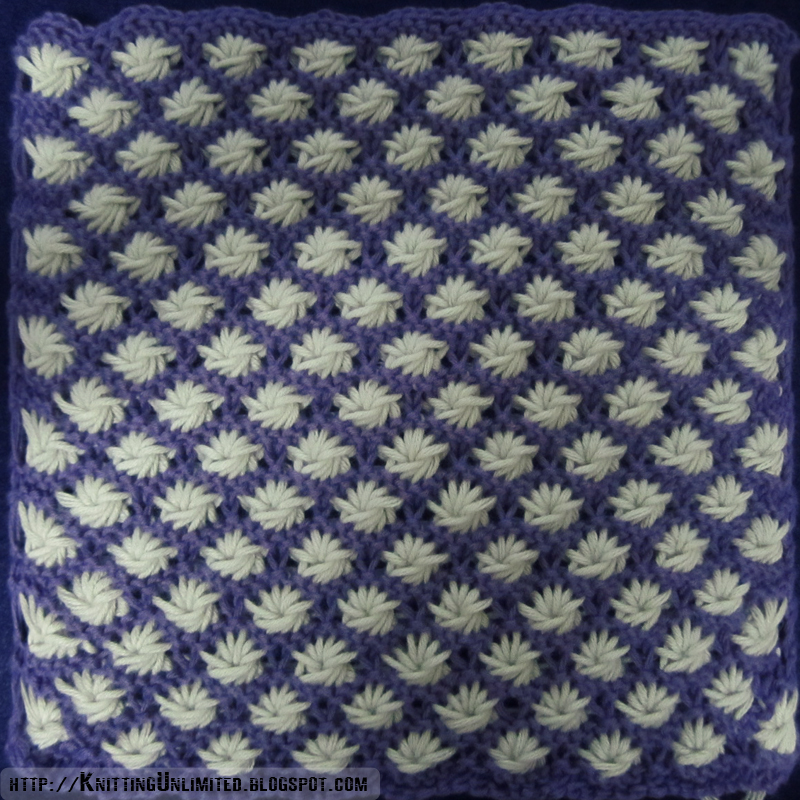 Aster Flower DishCloth | knittingunlimited.blogspot.com Aster Flower dishcloth is a bit more time consuming.