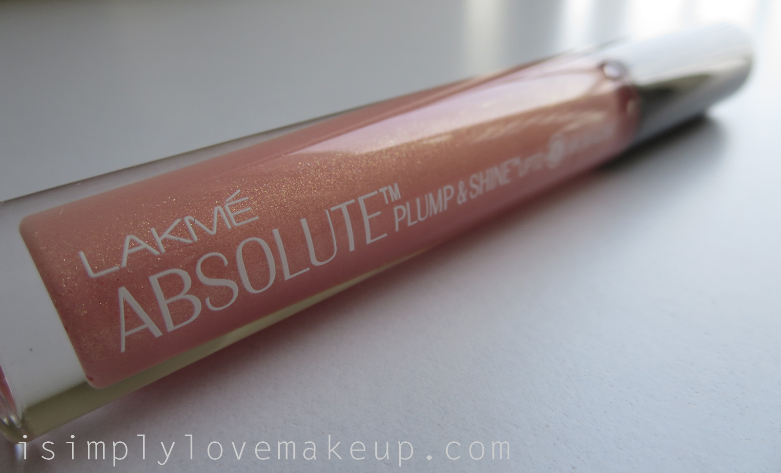 Lakme Absolute Plump and Shine 3D Gloss in Peach Shine - Review